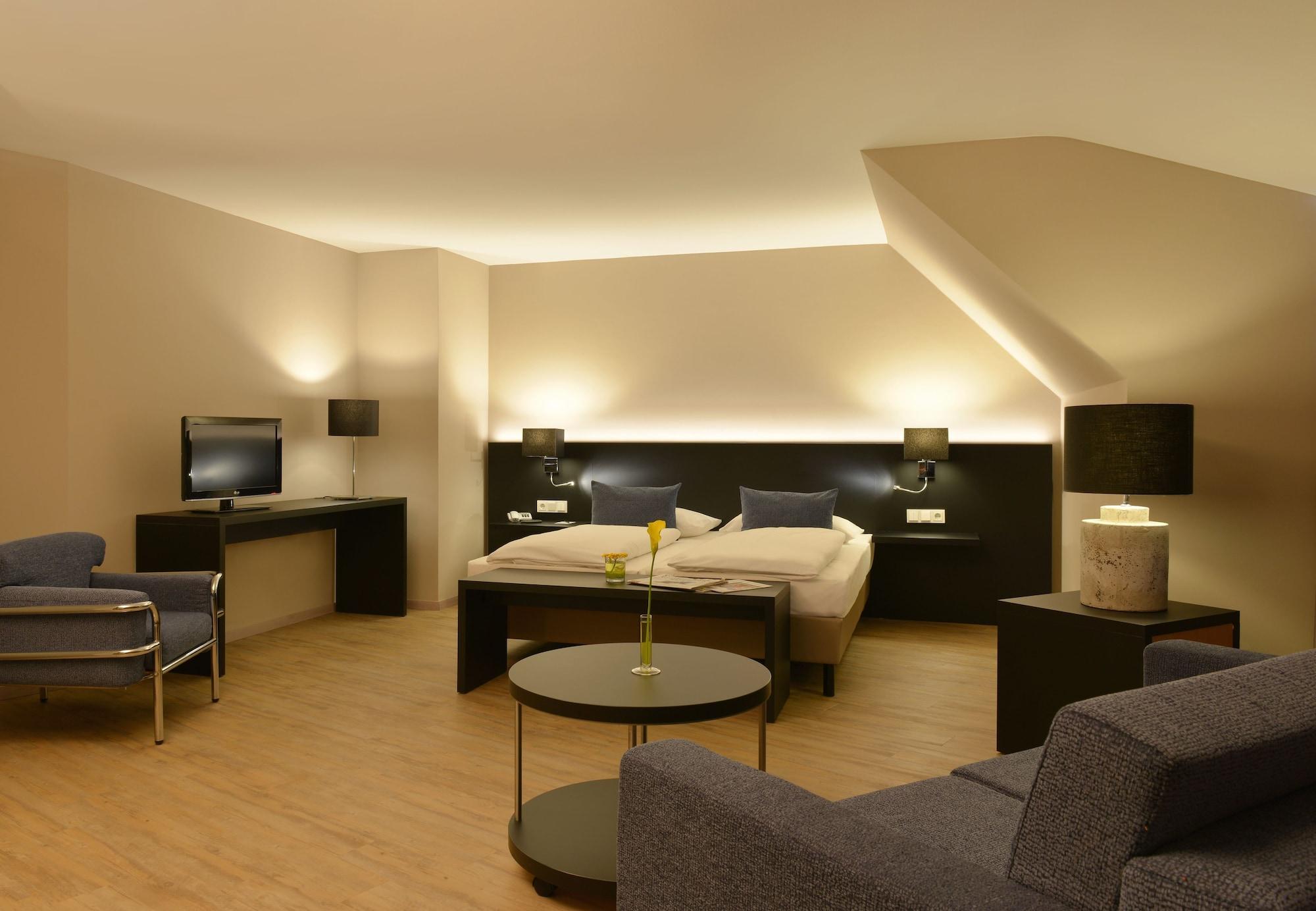 Relexa Waldhotel Schatten Stuttgart Eksteriør billede